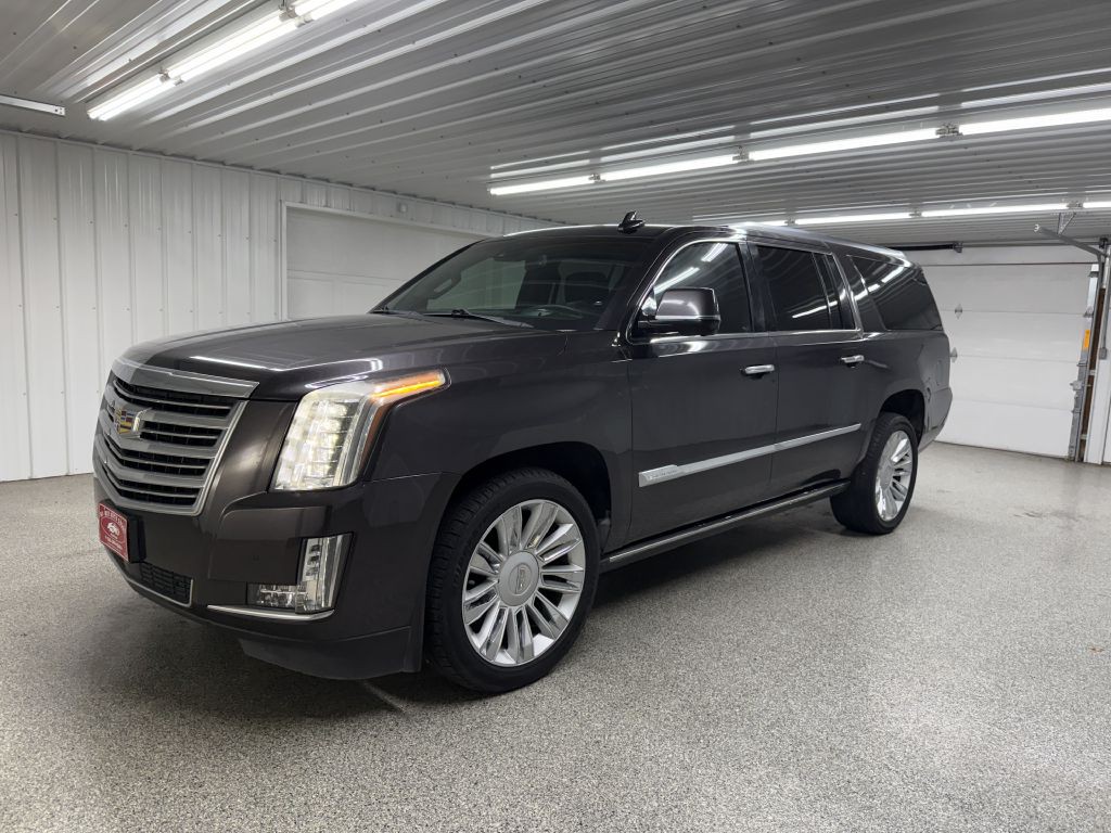 2016 Cadillac Escalade Image 2