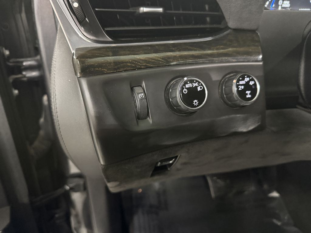 2016 Cadillac Escalade Image 10