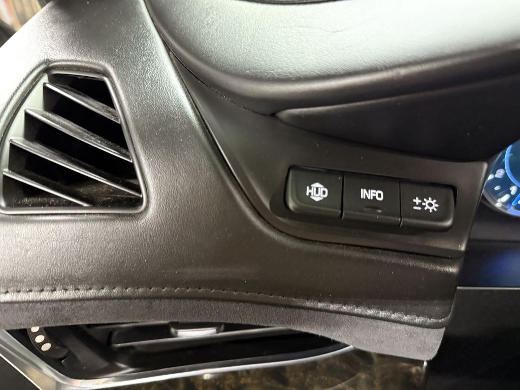 2016 Cadillac Escalade Image 11