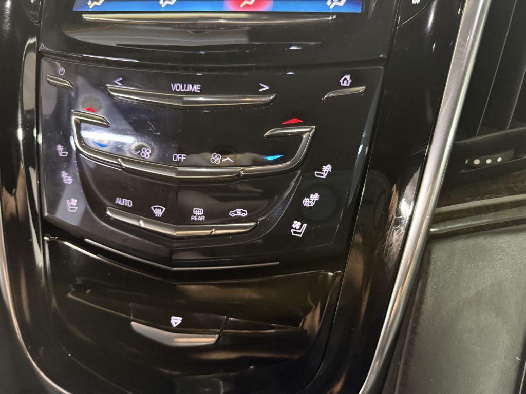 2016 Cadillac Escalade Image 19