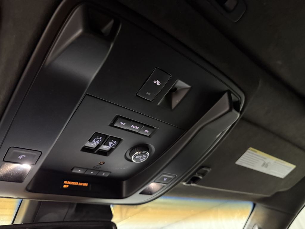 2016 Cadillac Escalade Image 20