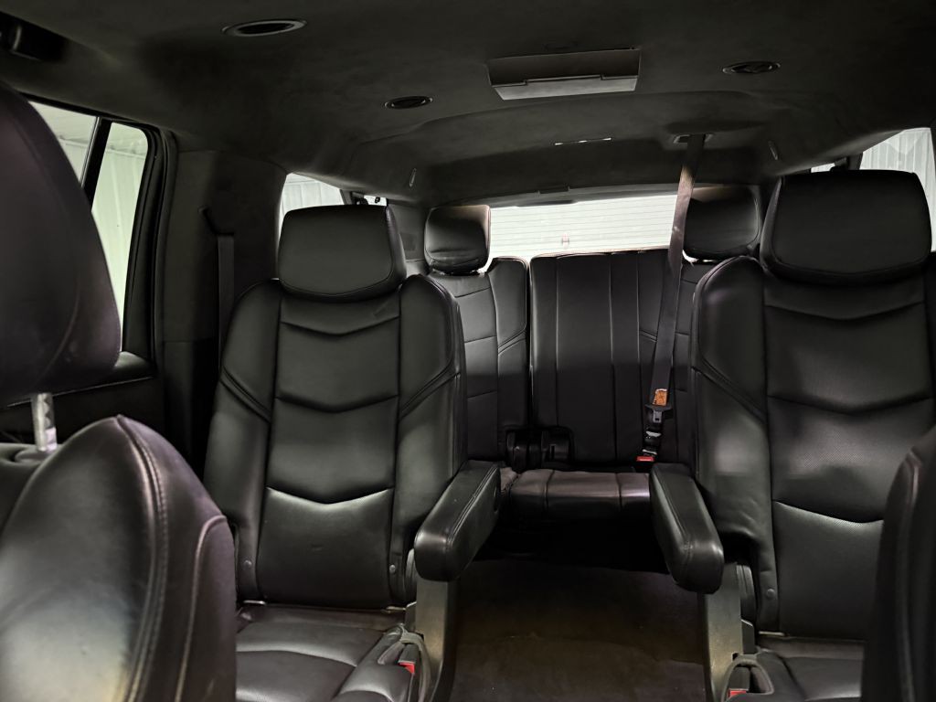 2016 Cadillac Escalade Image 21