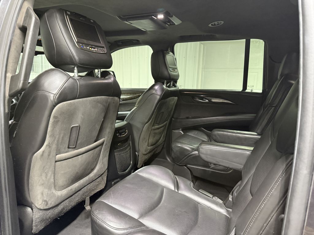 2016 Cadillac Escalade Image 27