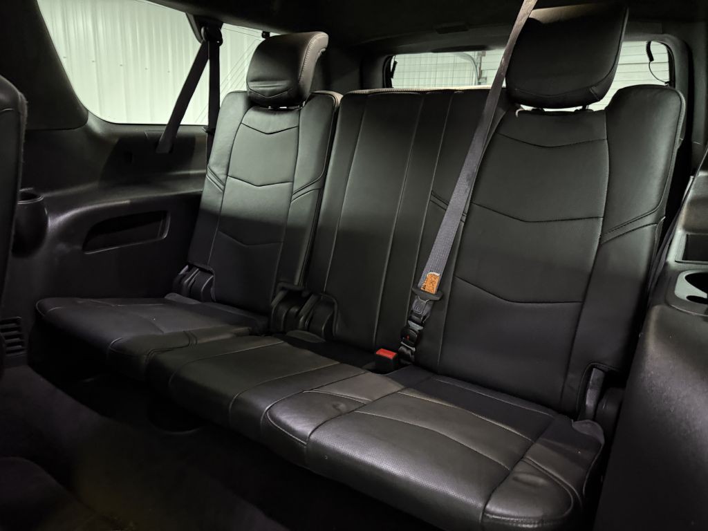 2016 Cadillac Escalade Image 30