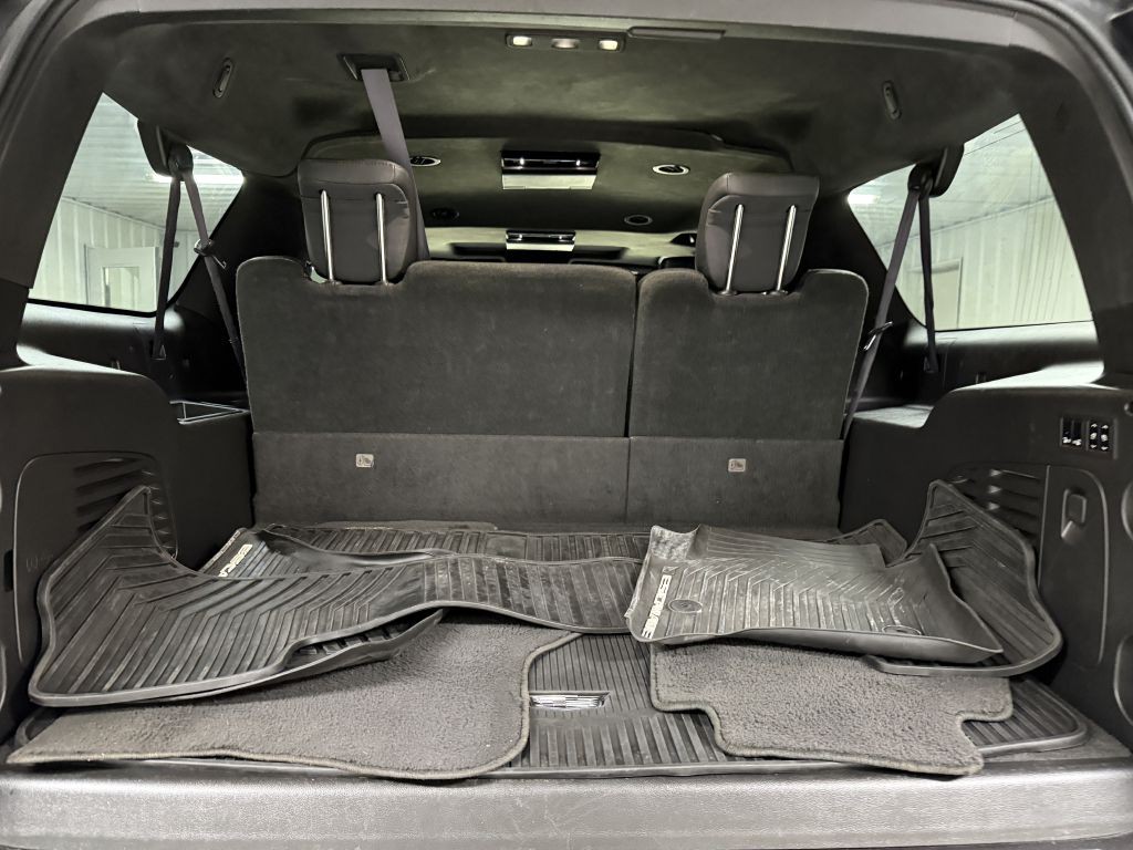 2016 Cadillac Escalade Image 32