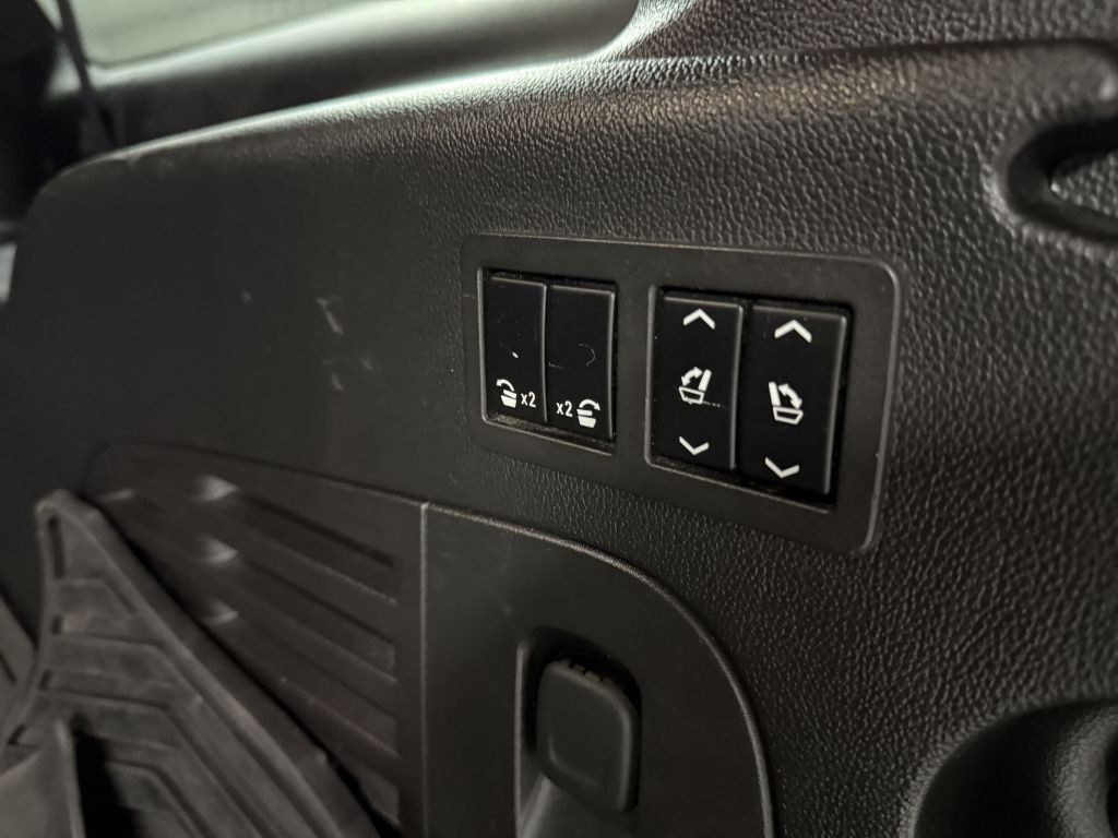 2016 Cadillac Escalade Image 33