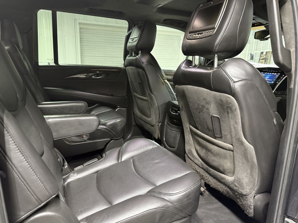 2016 Cadillac Escalade Image 35