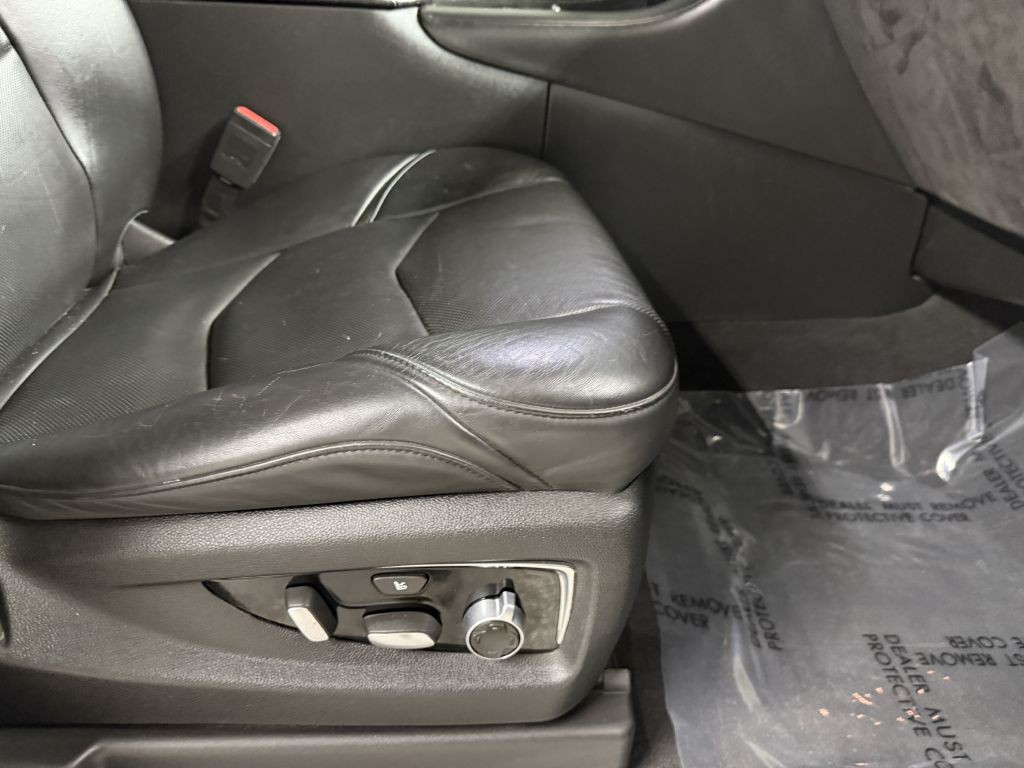 2016 Cadillac Escalade Image 38