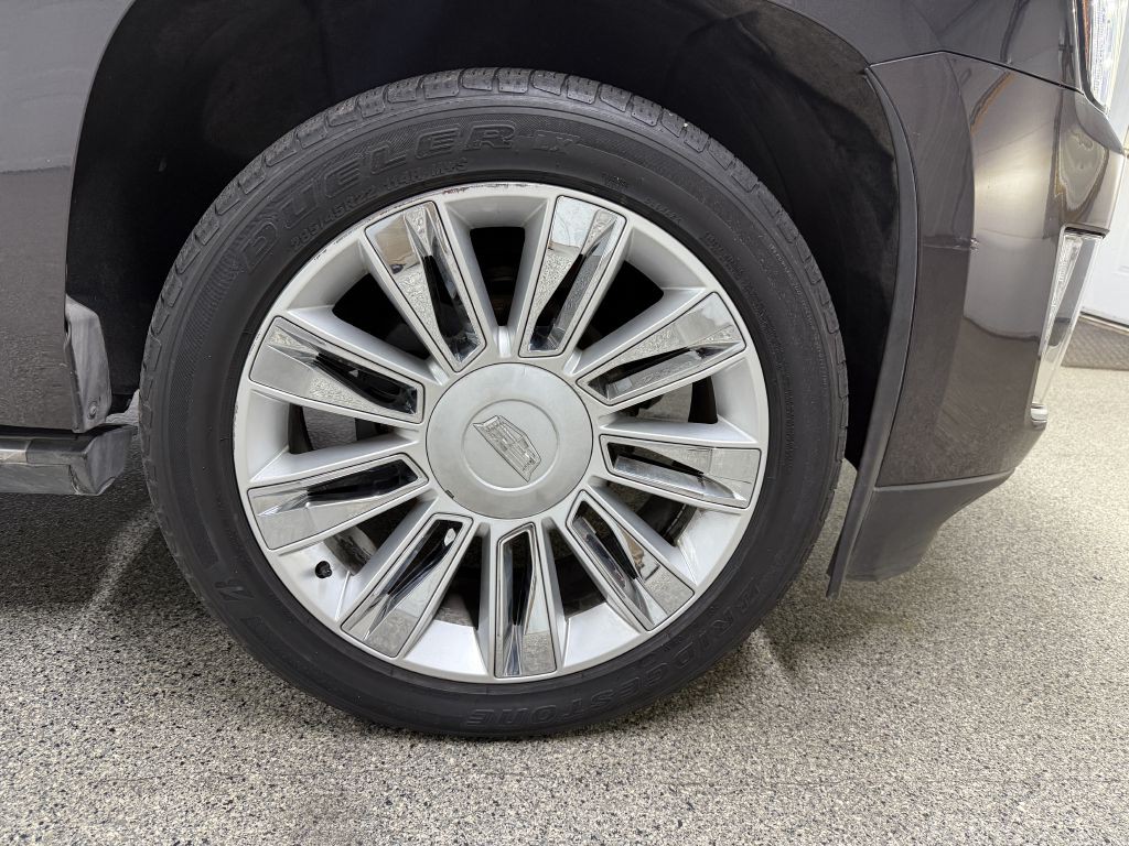 2016 Cadillac Escalade Image 40