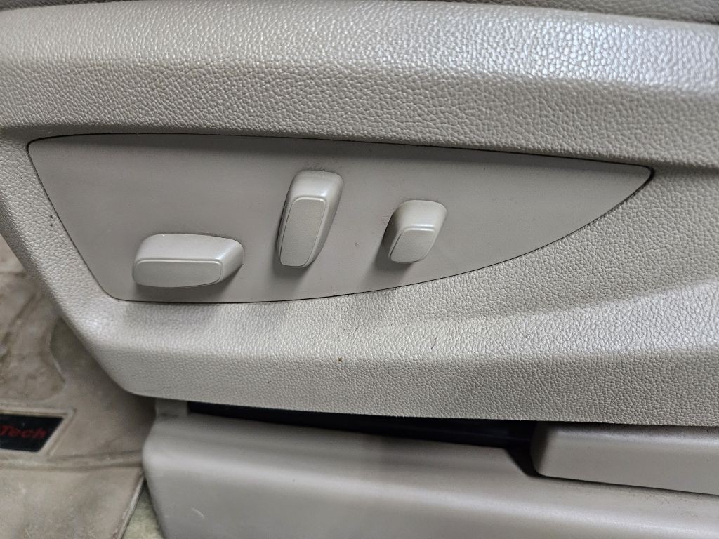 2015 Chevrolet Suburban Image 9