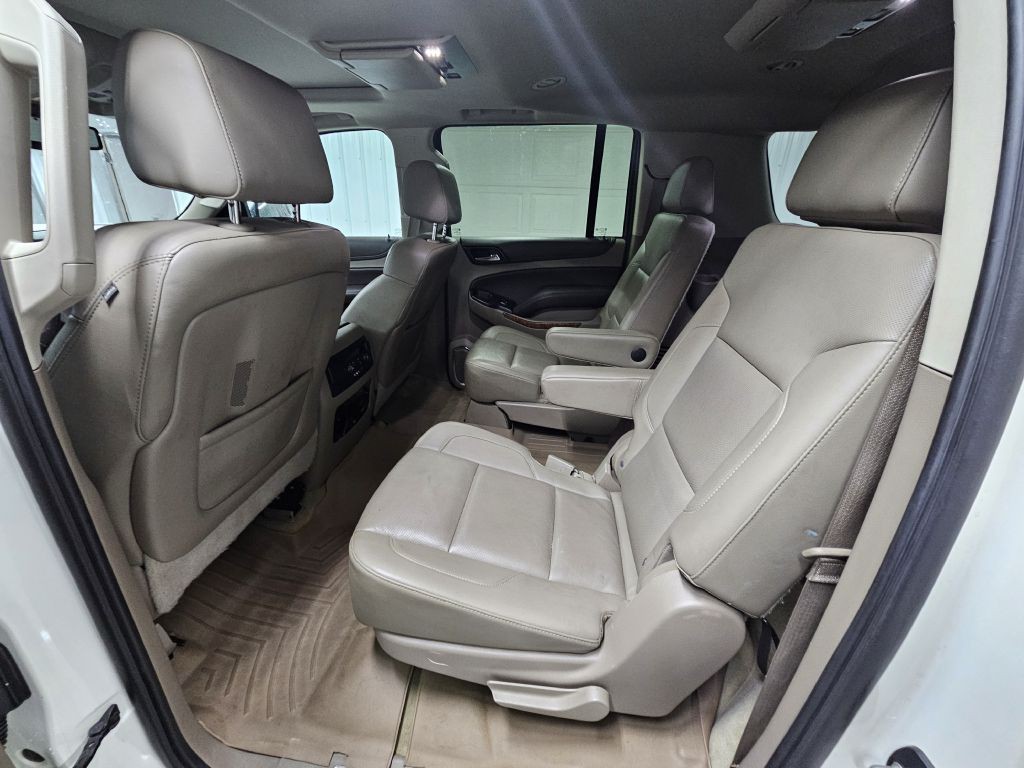 2015 Chevrolet Suburban Image 16