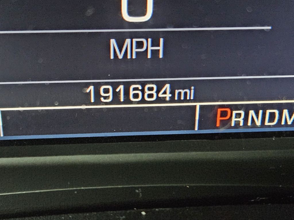 2015 Chevrolet Suburban Image 20