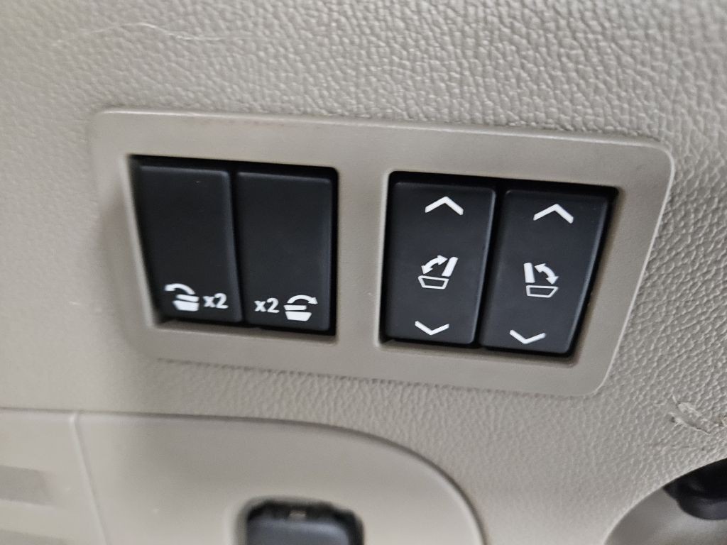 2015 Chevrolet Suburban Image 33