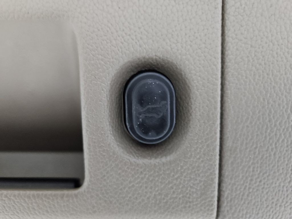 2015 Chevrolet Suburban Image 35