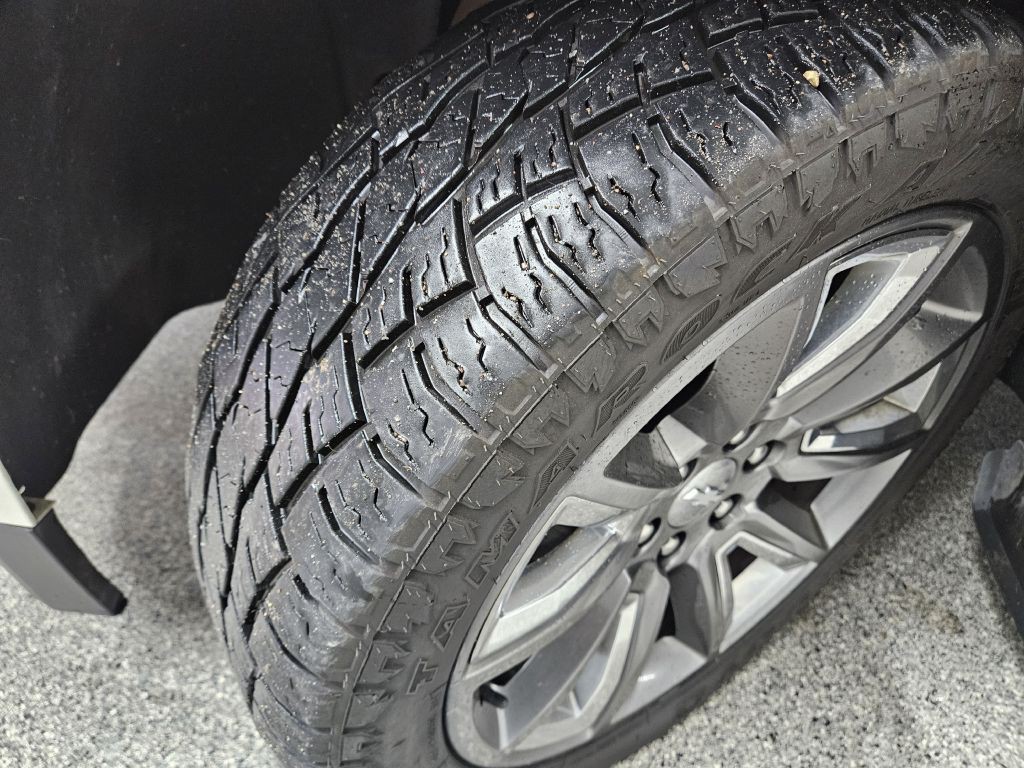 2015 Chevrolet Suburban Image 36