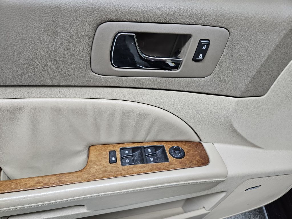 2008 Cadillac STS Image 8