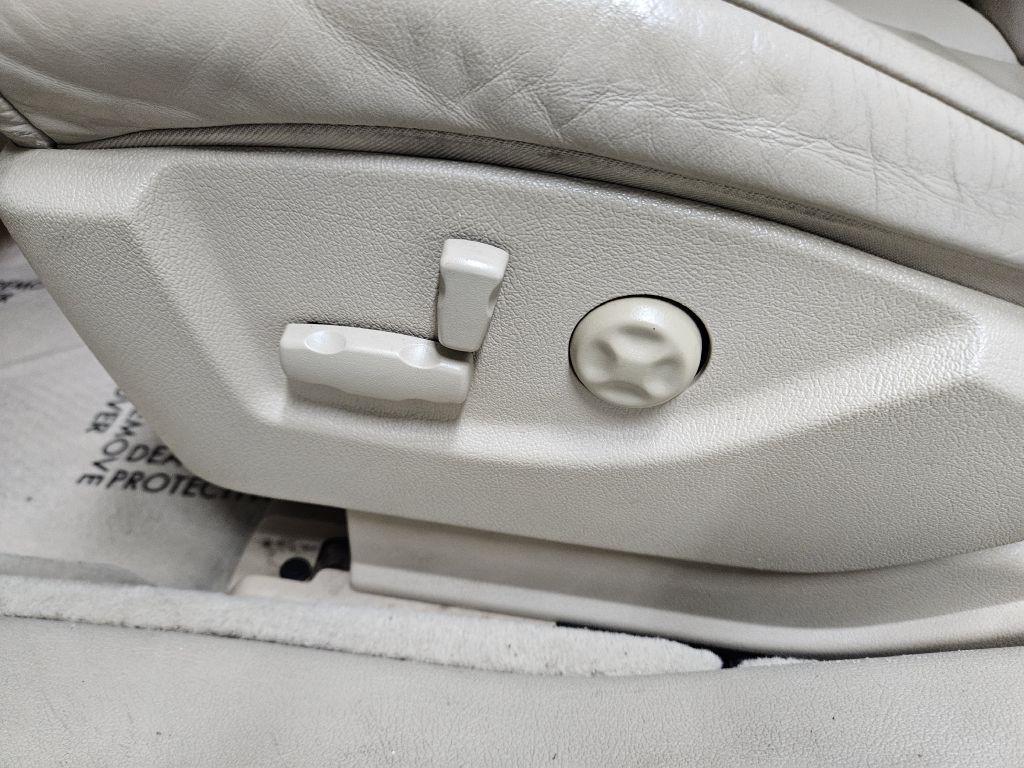 2008 Cadillac STS Image 10