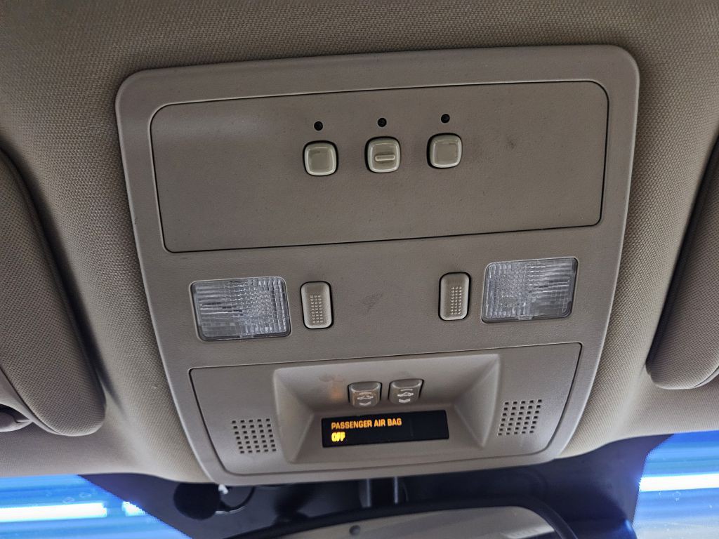 2008 Cadillac STS Image 24