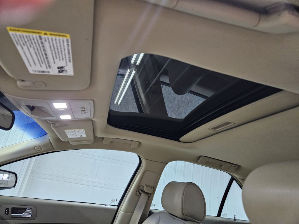 2008 Cadillac STS Image 26