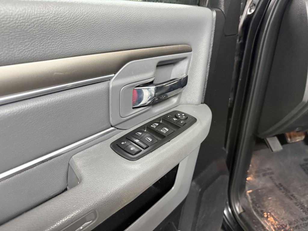 2016 RAM 1500 Image 23