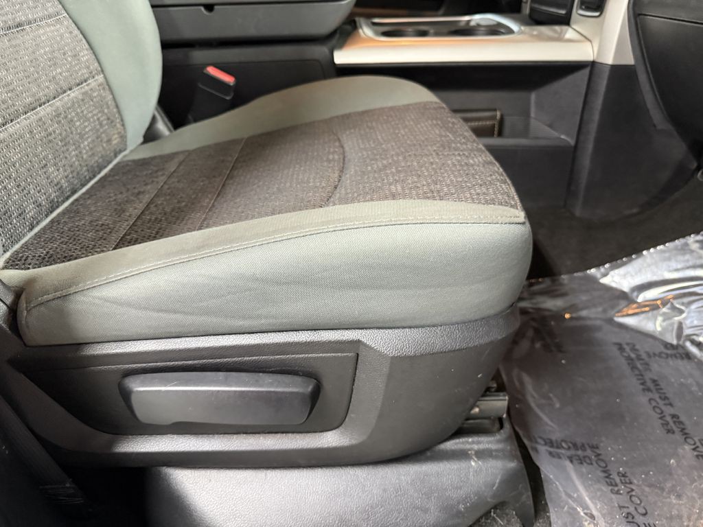 2016 RAM 1500 Image 32