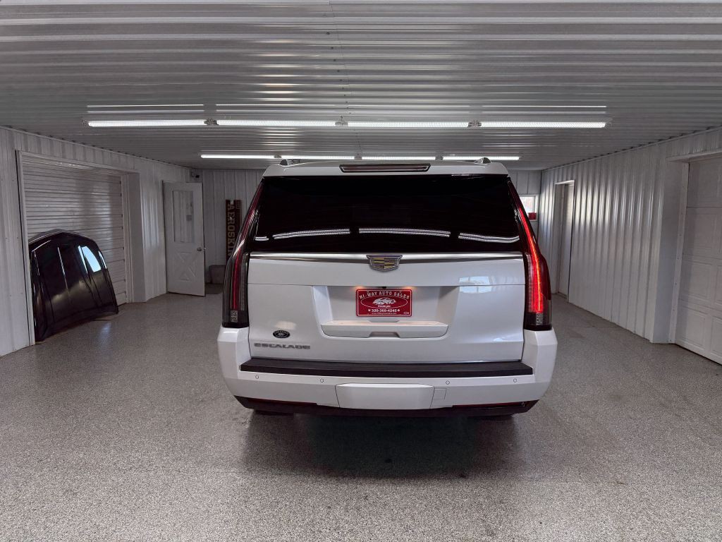 2016 Cadillac Escalade Image 4