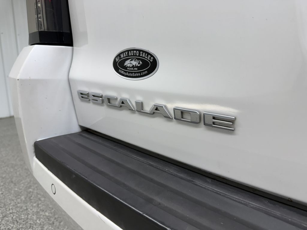 2016 Cadillac Escalade Image 6