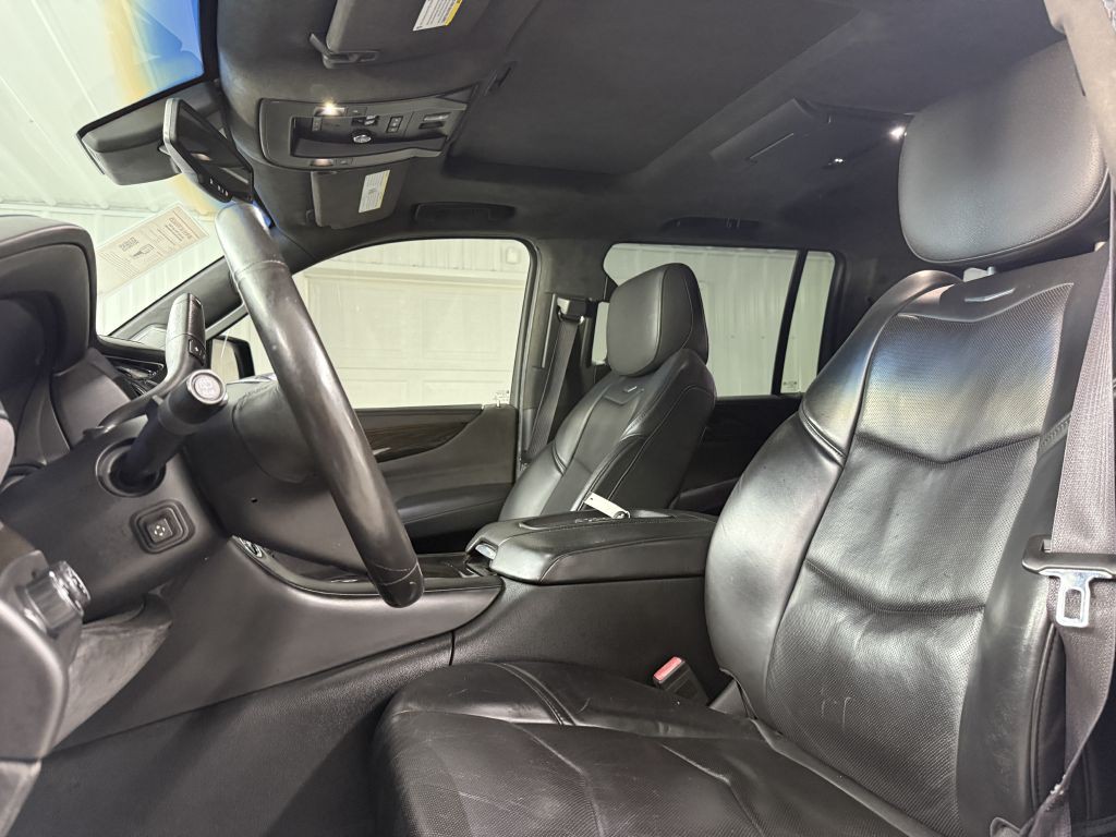 2016 Cadillac Escalade Image 8