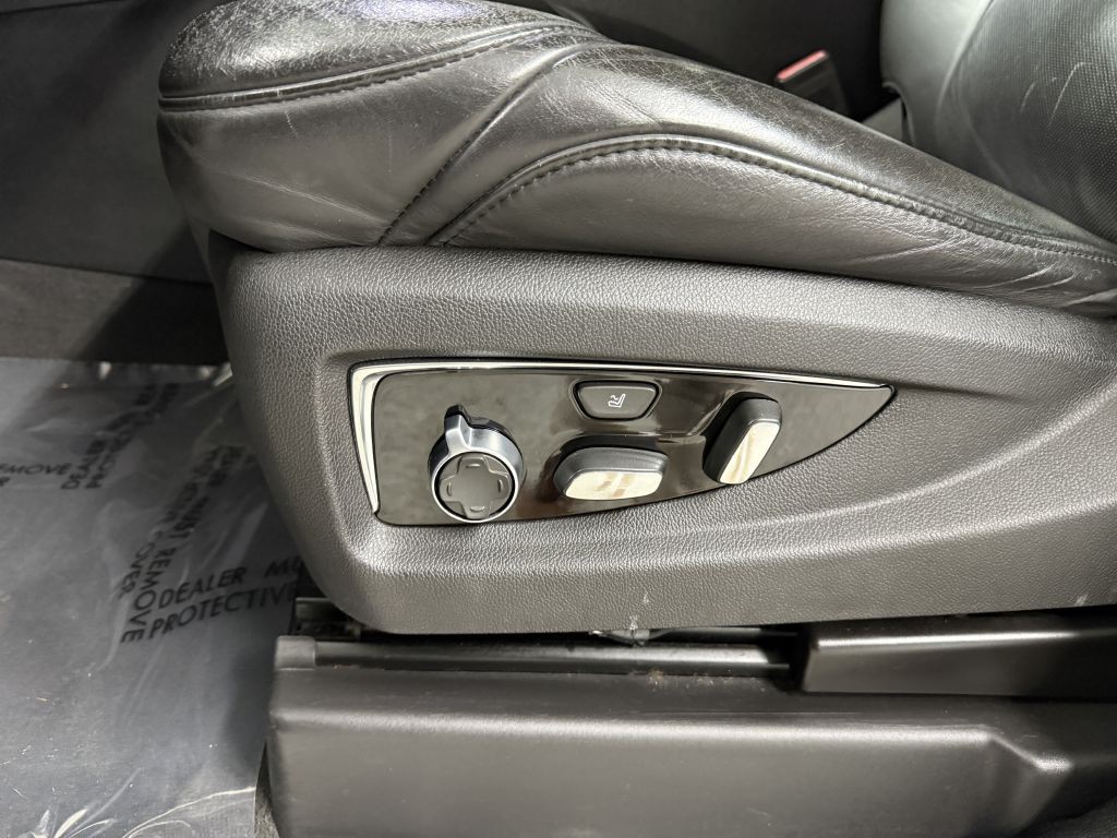 2016 Cadillac Escalade Image 9