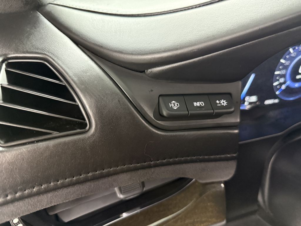 2016 Cadillac Escalade Image 11