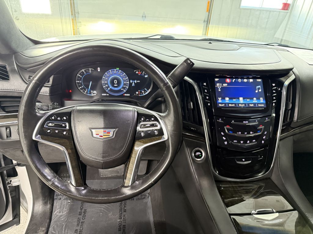 2016 Cadillac Escalade Image 13