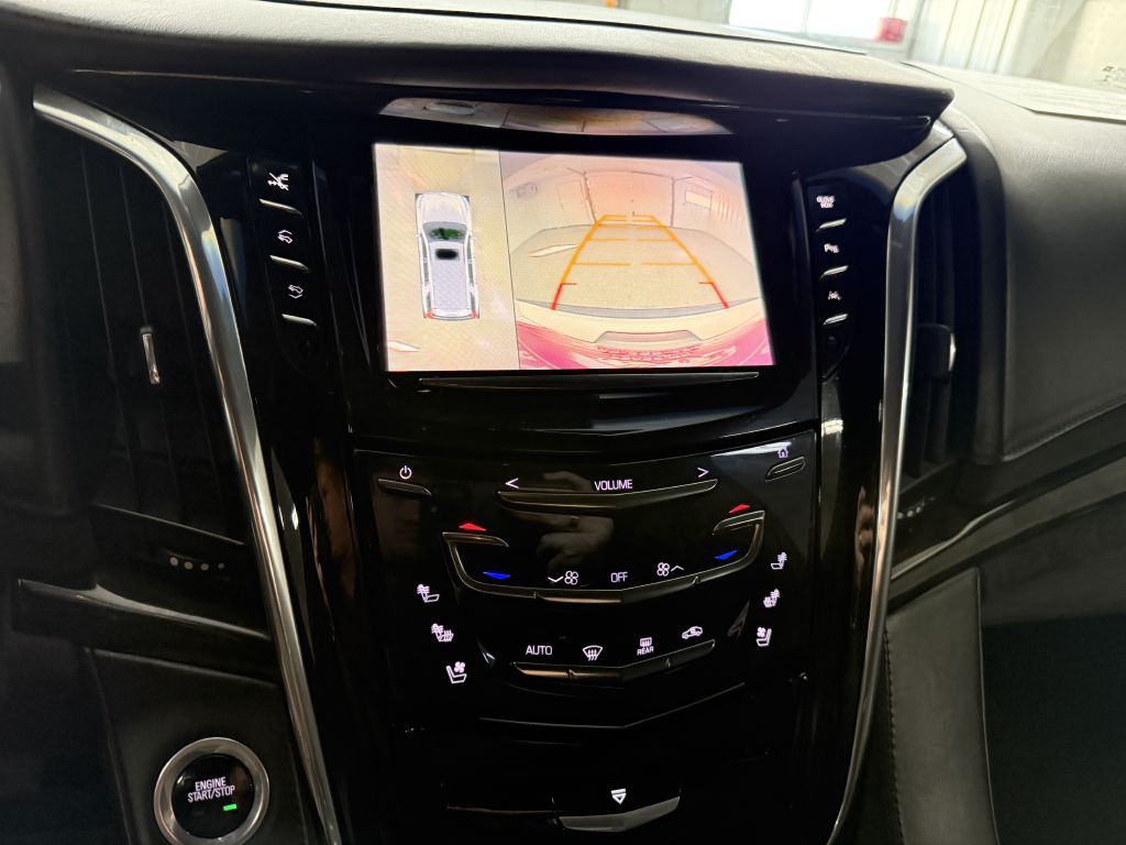2016 Cadillac Escalade Image 19
