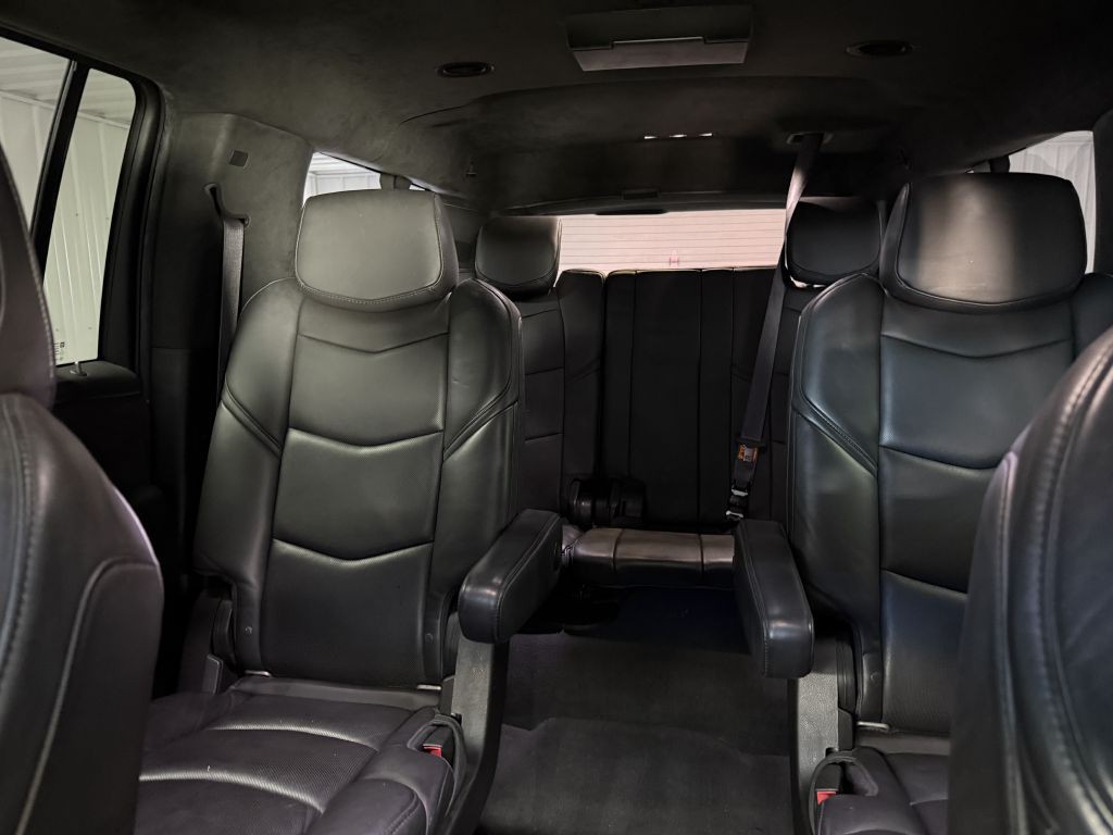 2016 Cadillac Escalade Image 21