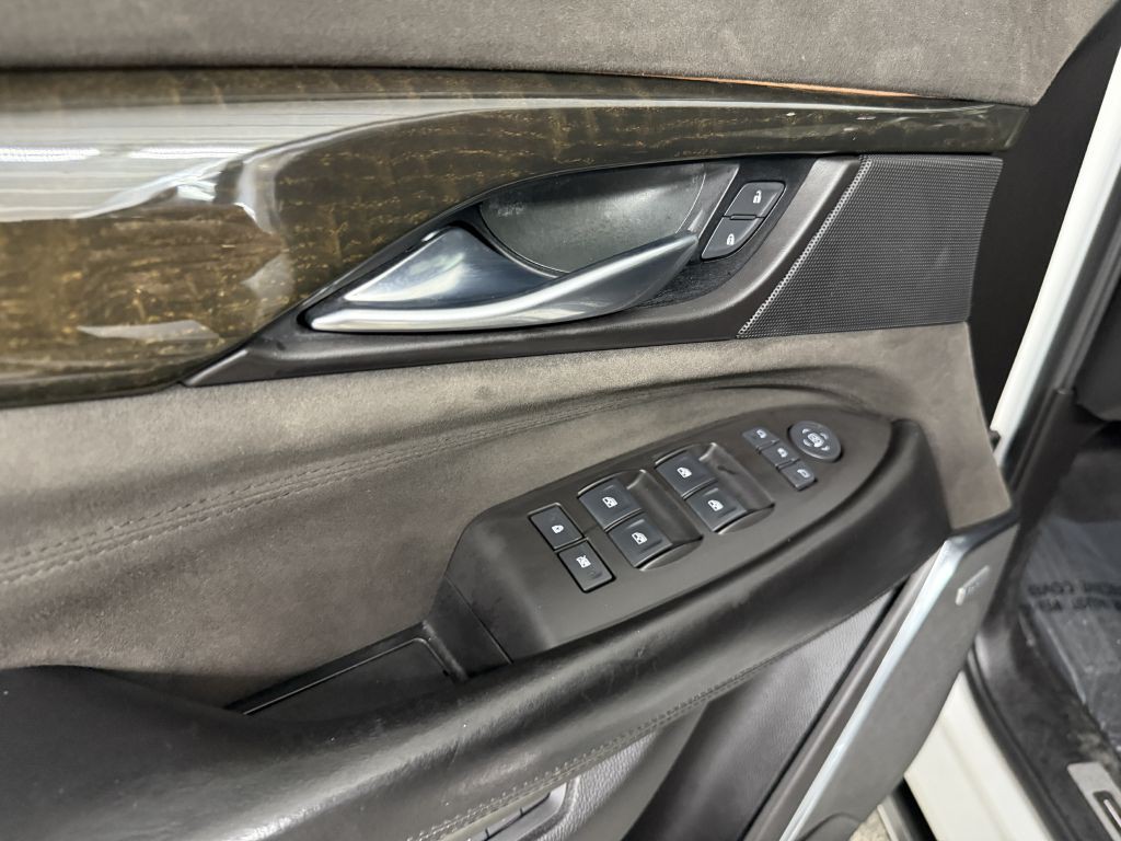 2016 Cadillac Escalade Image 23