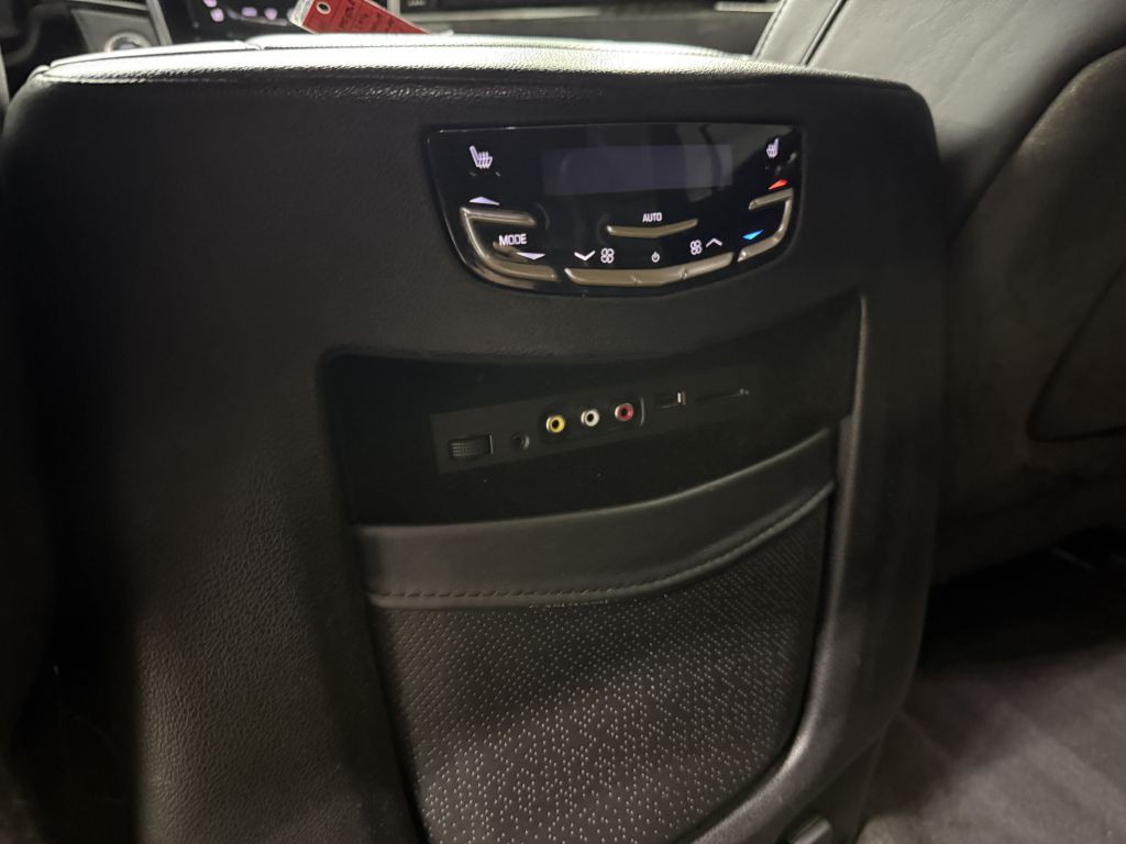 2016 Cadillac Escalade Image 27