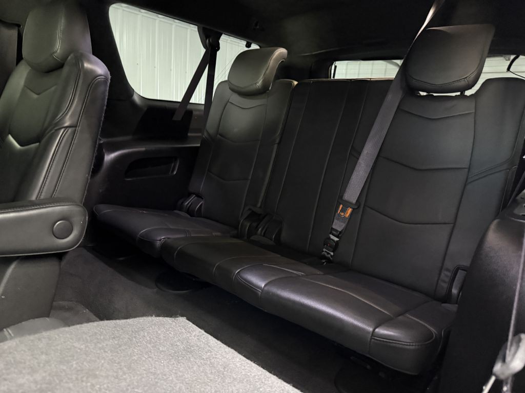 2016 Cadillac Escalade Image 29