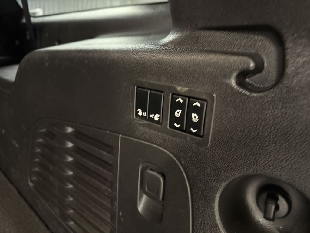 2016 Cadillac Escalade Image 33