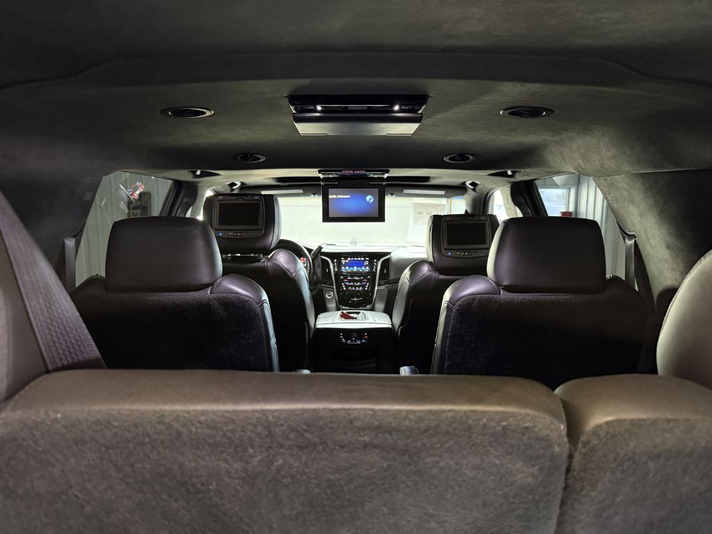 2016 Cadillac Escalade Image 34