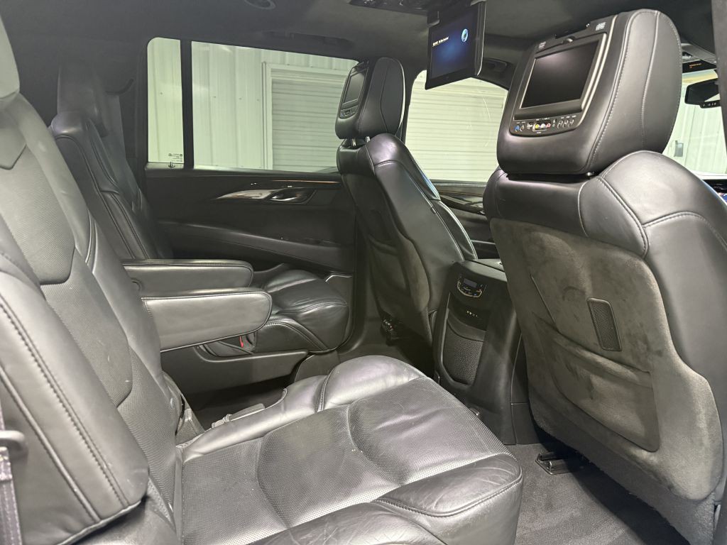 2016 Cadillac Escalade Image 36