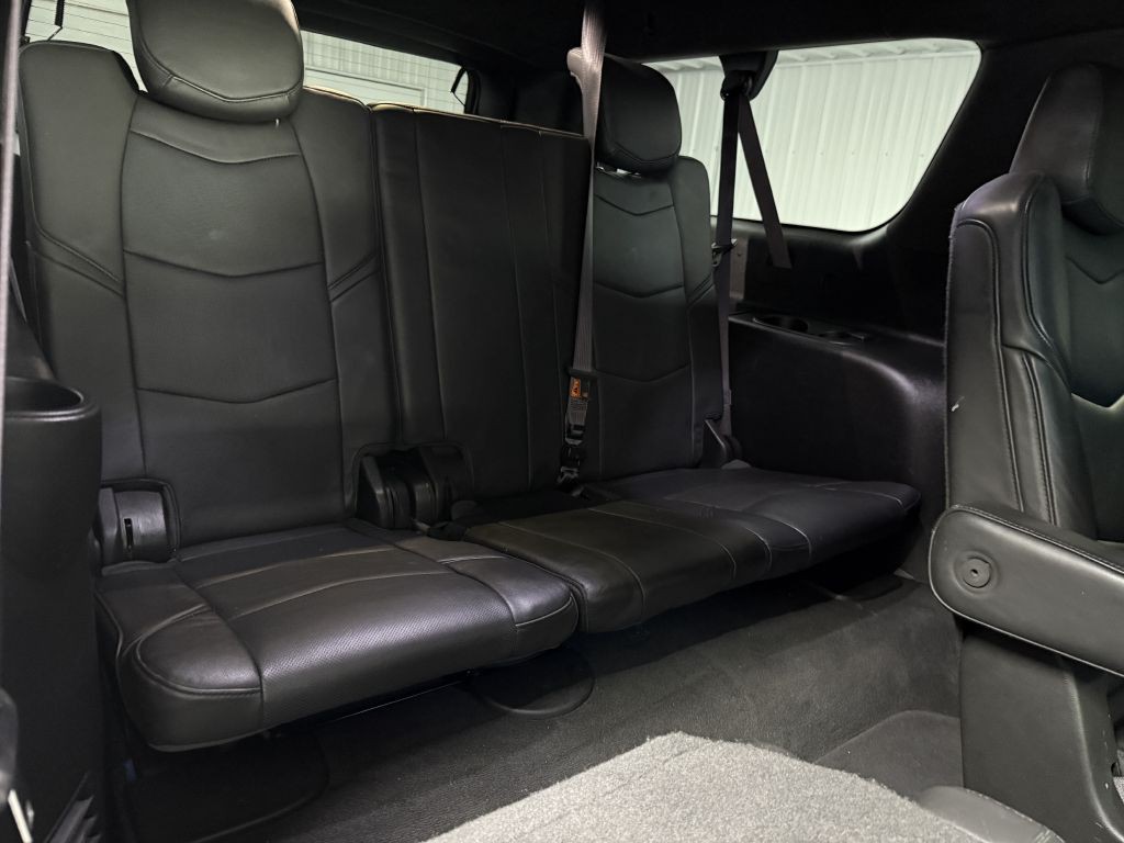 2016 Cadillac Escalade Image 38
