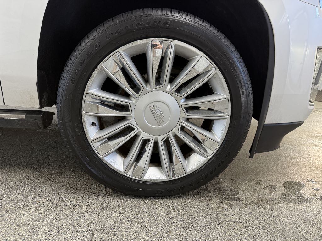 2016 Cadillac Escalade Image 44