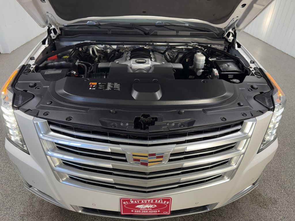 2016 Cadillac Escalade Image 46