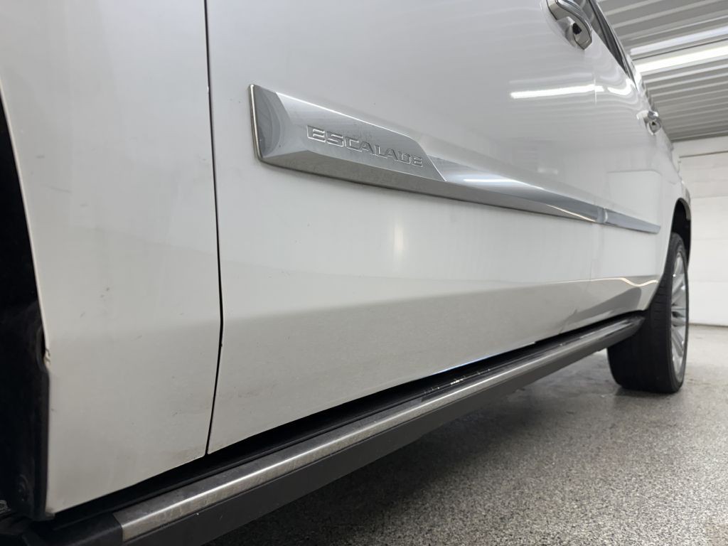2016 Cadillac Escalade Image 48