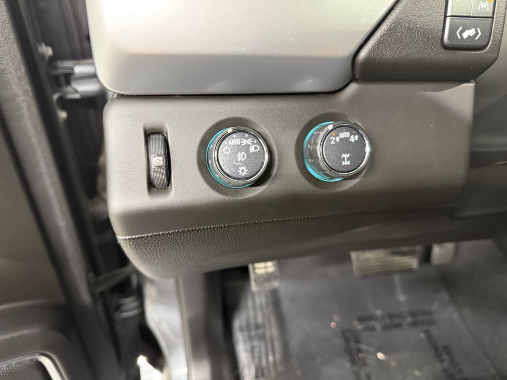 2019 Chevrolet Suburban Image 12