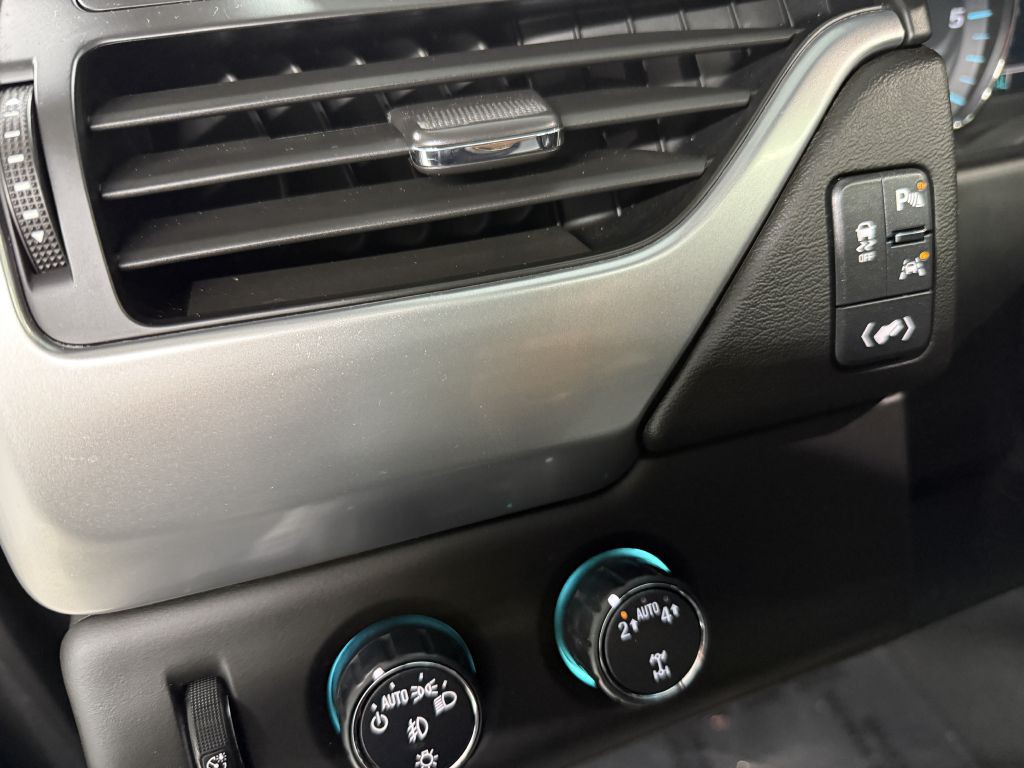 2019 Chevrolet Suburban Image 13