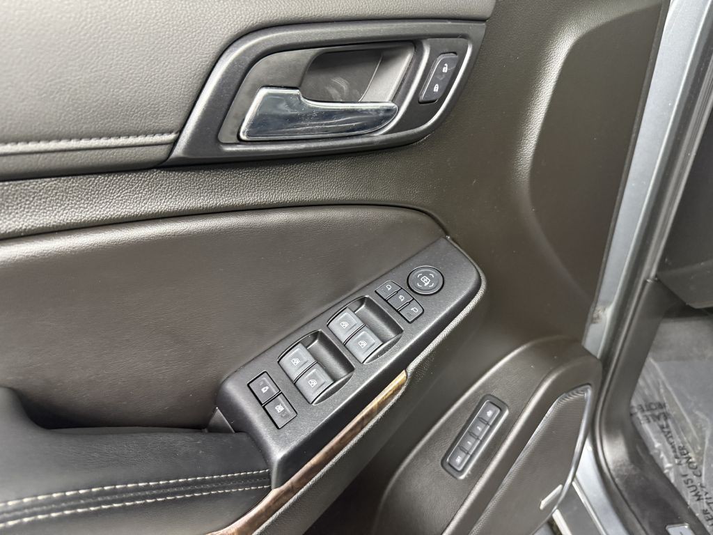 2019 Chevrolet Suburban Image 25