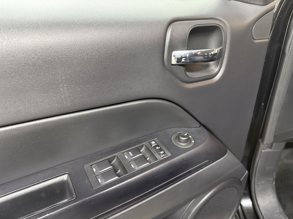 2016 Jeep Patriot Image 24