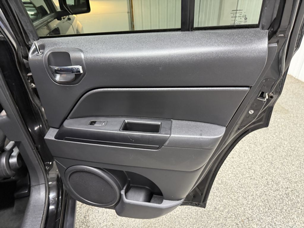 2016 Jeep Patriot Image 31