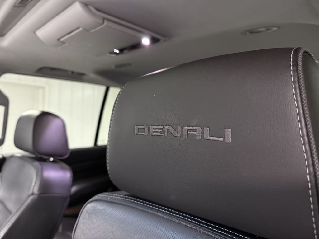 2020 GMC Yukon Image 12