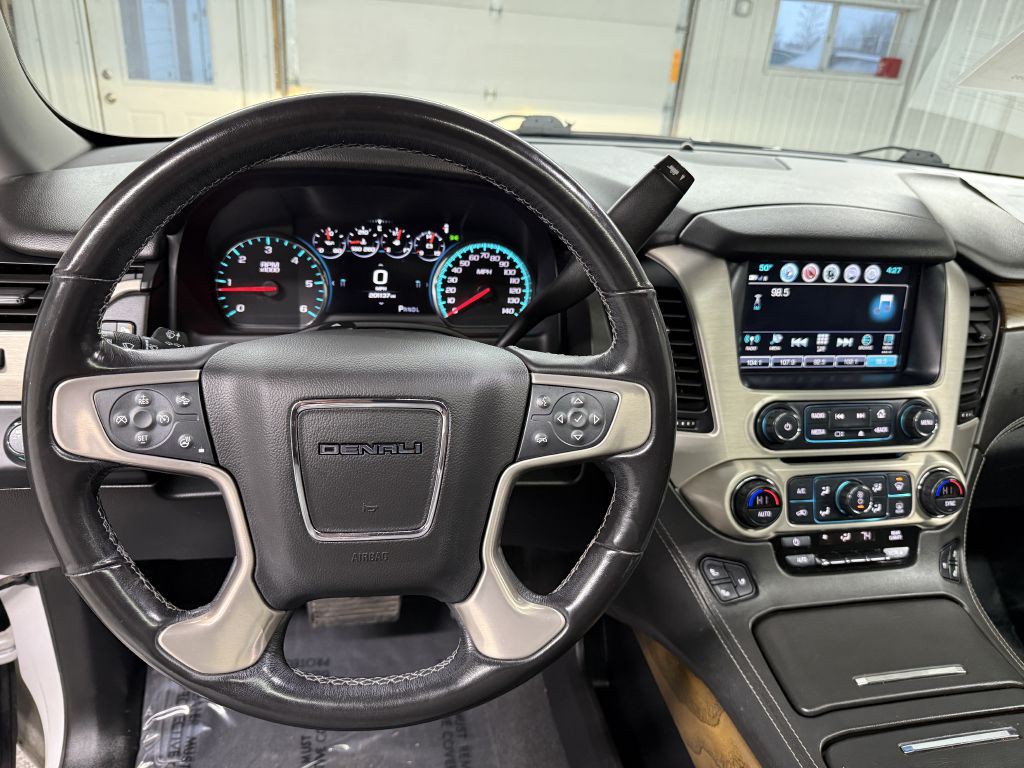 2020 GMC Yukon Image 17